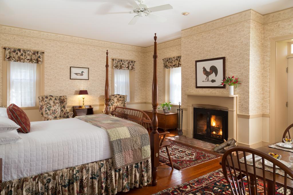 Brampton 1860 Bed & Breakfast Честъртаун Стая снимка